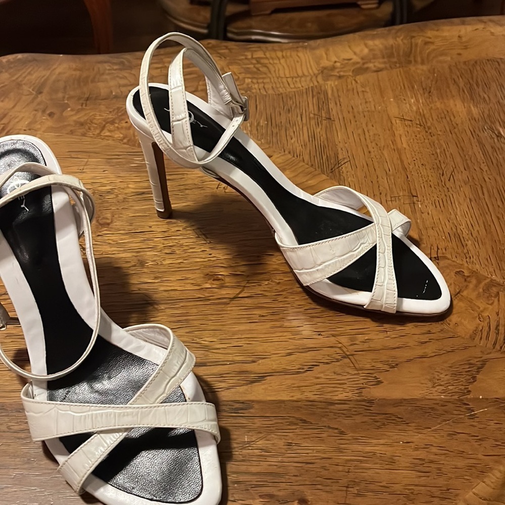 EC Joey size 9 White Croc Embossed White Ankle Strap Heels with Leather Sole